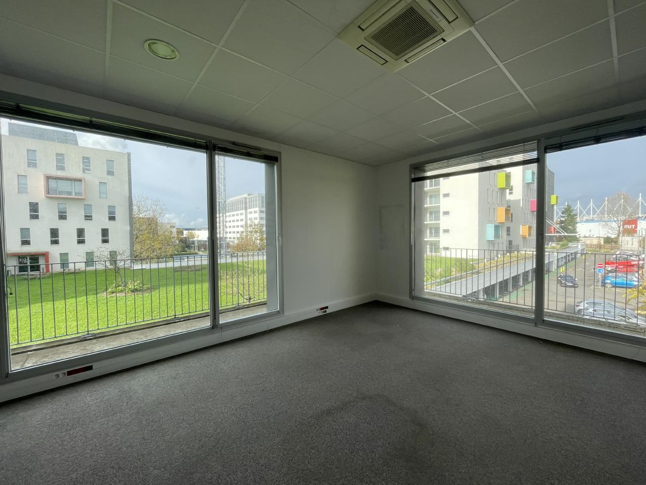 Bureau Saint-Herblain 633m² Location bureau Saint-Herblain Loire-Atlantique OLBUR2317001 2